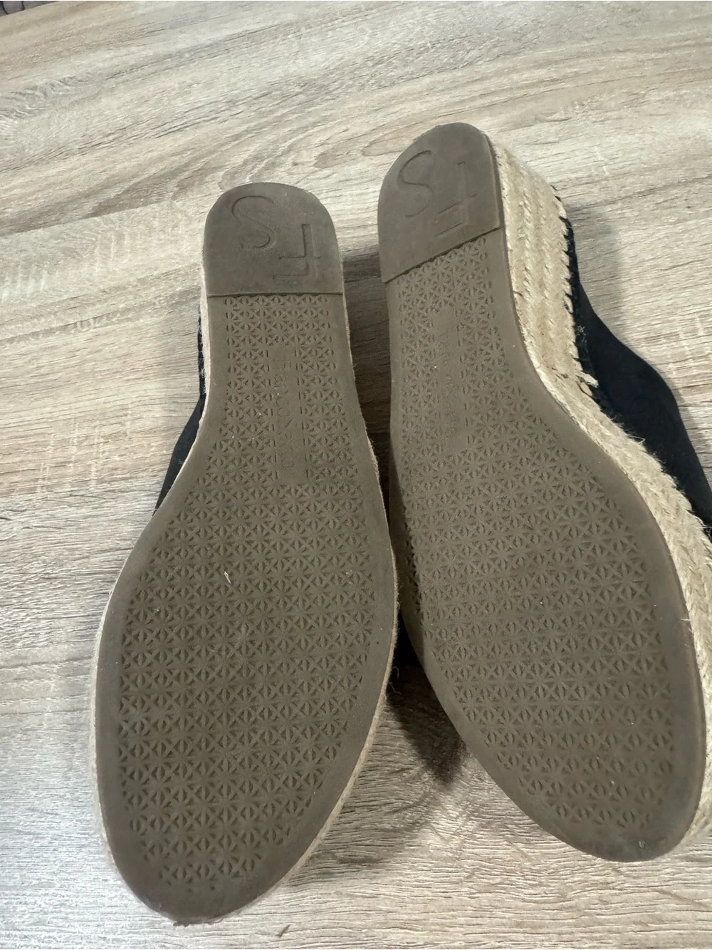 Women's Black Leather Crisscross Espadrille Slides